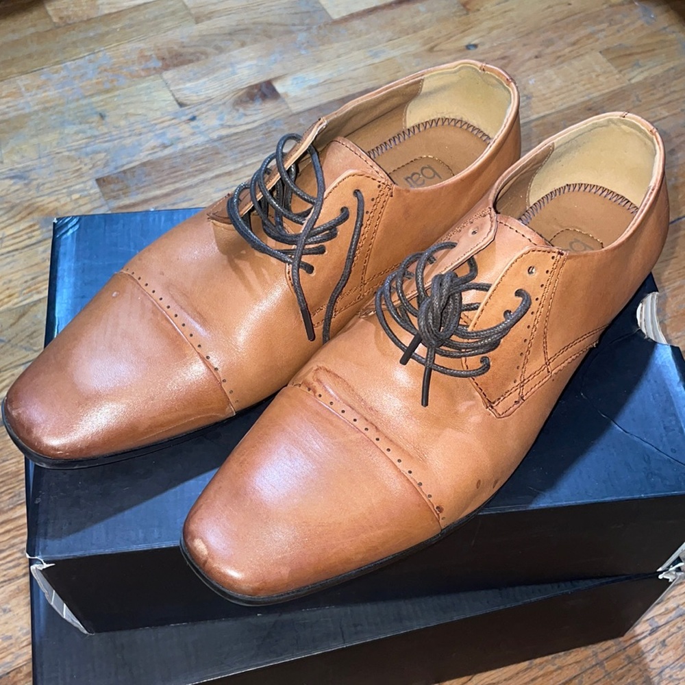 Men size 9 Oxford Bar iii shoes.